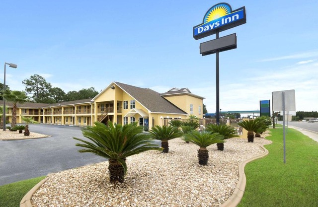 Days Inn by Wyndham Alma
