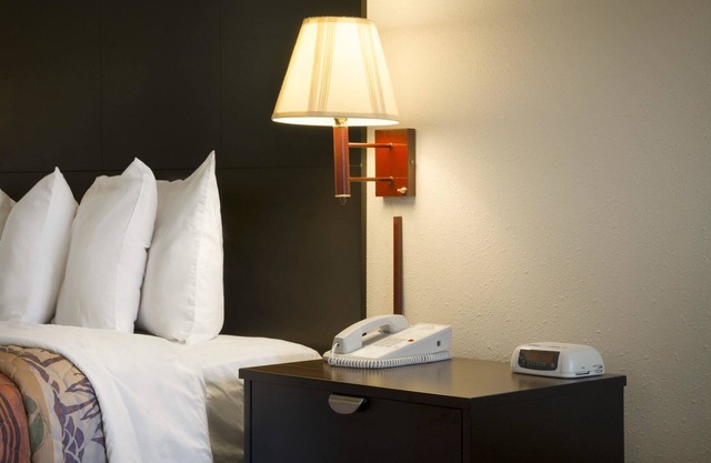Days Inn by Wyndham Alma