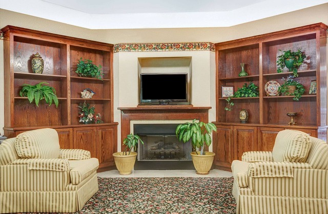 Days Inn by Wyndham Burlington East