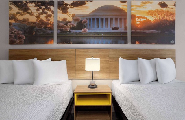 Days Inn by Wyndham Frederick