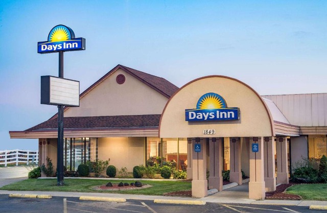 Days Inn by Wyndham Grove City Columbus South