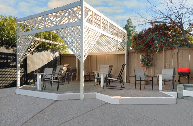 Days Inn by Wyndham Pinole Berkeley