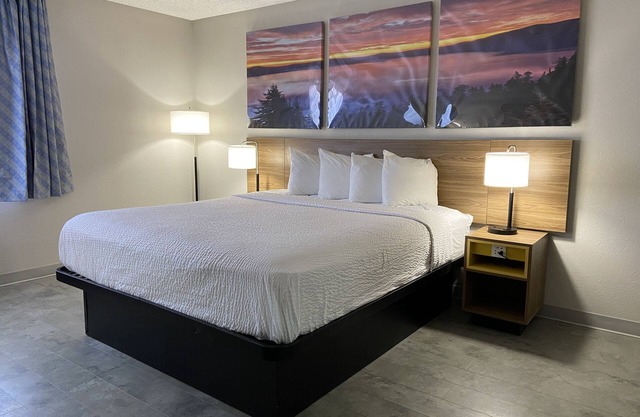 Days Inn by Wyndham Rawlins