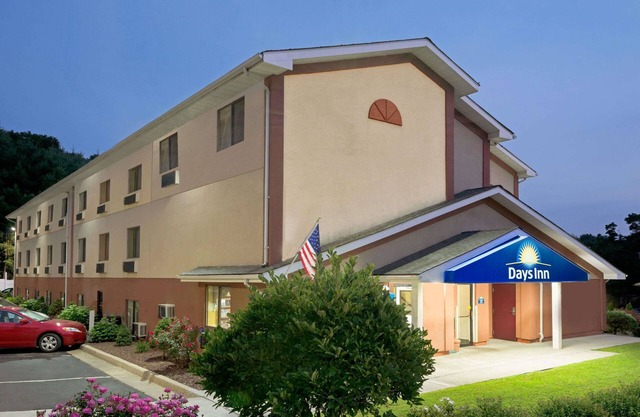 Days Inn by Wyndham Torrington