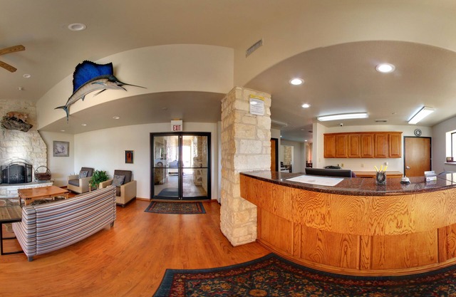 Days Inn & Suites by Wyndham Llano