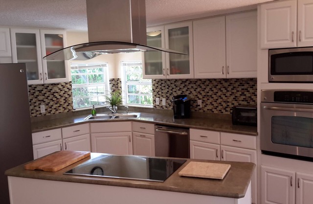 Daytona Beach - Holiday house with pool 5 min from beach 3bedr /2bathr 7 pers.