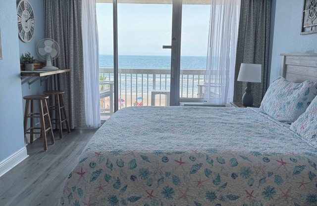 DBR True Oceanfront 3'rd Floor King Suite, private balcony, spectacular views!