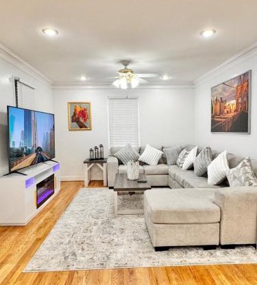 DC Getaway Cozy 4BR Oasis by Metro and Airports