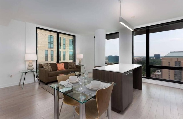 Dedicated Work Desk & Fast WiFi | near Dulles Airport | Reston