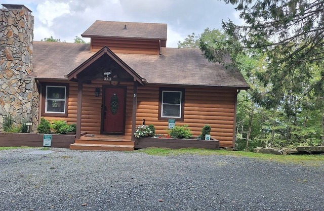 Deer Cabin 2 at Ski mountain blowing rock nc