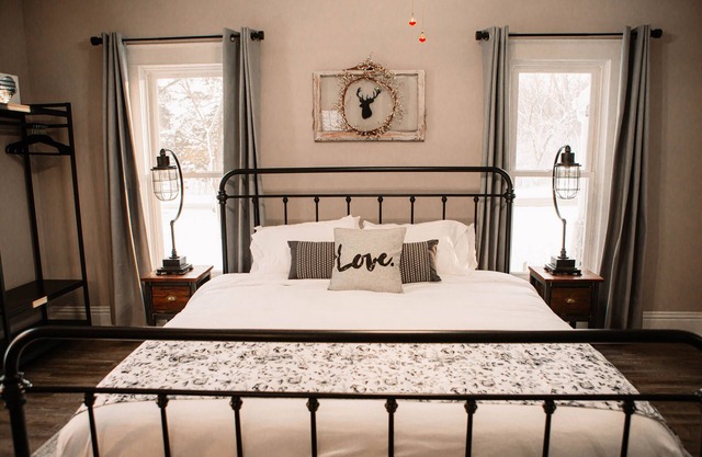 Deer Ridge - A peaceful 10 Acre Wooded Retreat