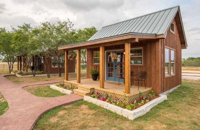 Deerfield Countryside Tiny Cabin #6 - 10 min to Silos at Magnolia