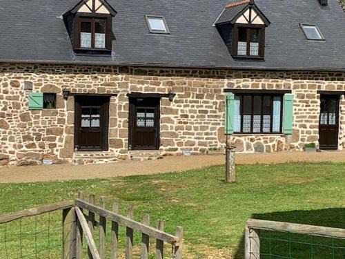 Delightful 1-Bed Cottage in Ceauce