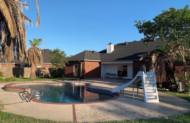 Delightful 4 bedrooms home with swimming pool.