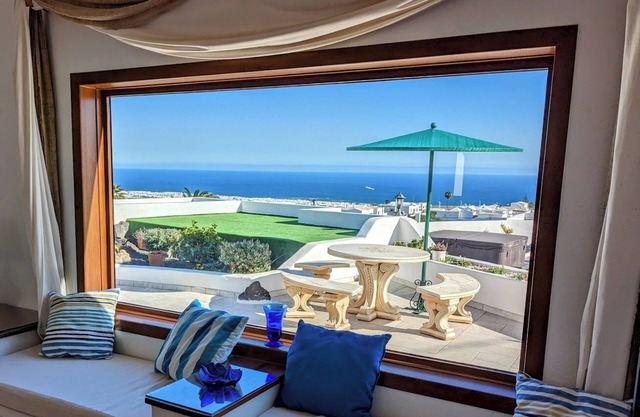 Delightful child friendly 3 bed villa with fabulous sea views ,hot tub & air con