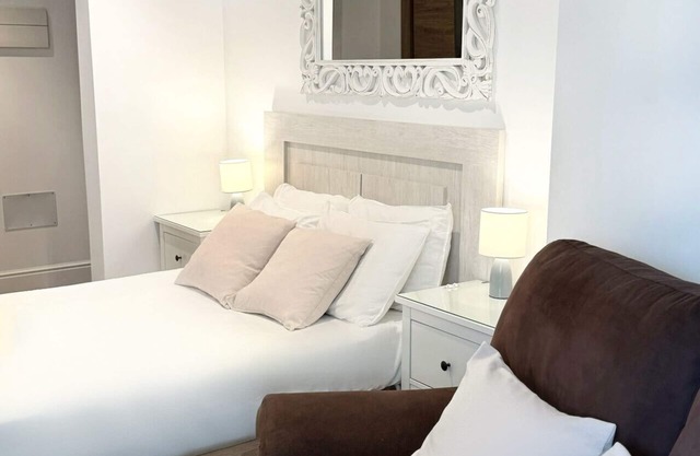 Delightful City Centre Studio. Grand Central House