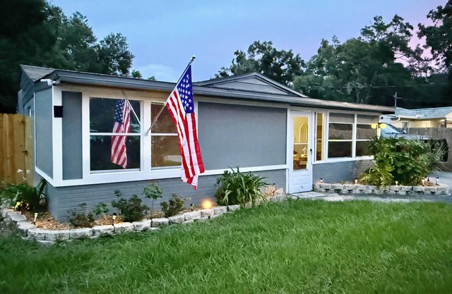 Delightful Cottage in great location with Boat Parking