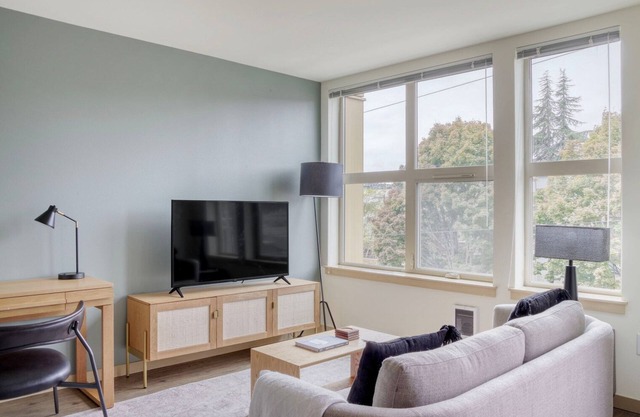 Delightful Wallingford Jr 1BR w/Rooftop, nr Bars, by Blueground