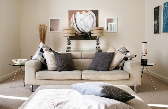 Deluxe 2 bedroom ground floor apartment