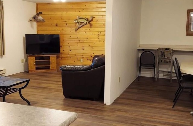 Deluxe 2 Bedrooms Ground Level Condo 2 bathrooms