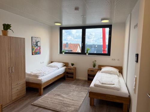 Deluxe 5-Bedroom Apartment with Modern Kitchen and Two Bathrooms