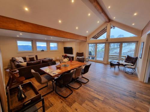"Deluxe" Ferienwohnung Schwarzwald, 8 Personen, 140 qm, Haus Sonnenschein, 2 Balkone