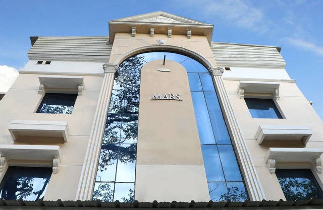 Deluxe Hotel