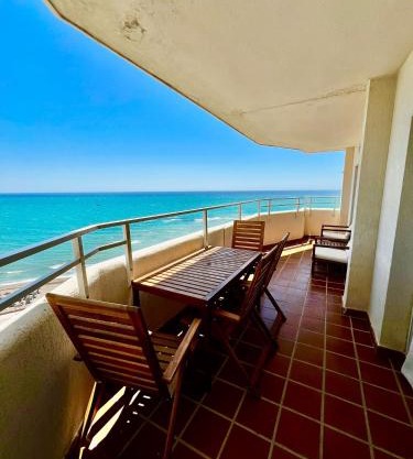 Deluxe Large Apartment Sea Views Benalbeach