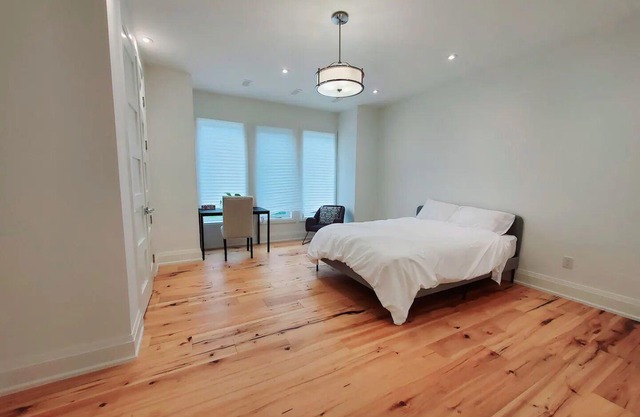 Deluxe Room in the luxury house near Yorkdale Mall