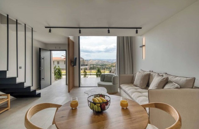 Deluxe Suite, Mountain Viewn