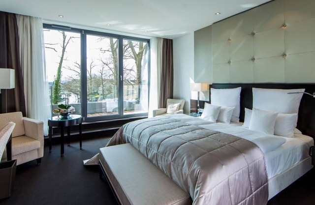 Deluxe Zimmer mit Balkon - Nicht Erstattbar - Relais & Châteaux Hotel Burg Schwarzenstein