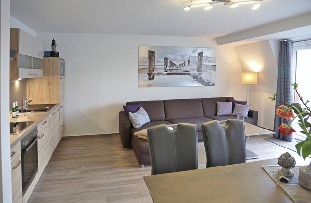 Denise die Ostsee Hummel