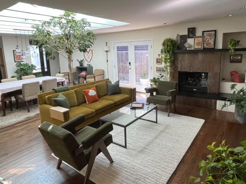 Denver Neighborhood Gem 3BR 2Bath