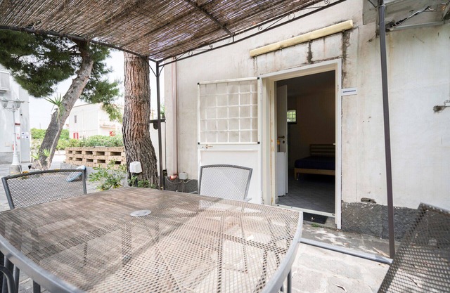 depandance The Depandance of Villa Vesuviana is a modern and comfortable studio apartment, located