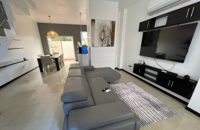 Departamento en Zona muy Tranquila y a 15 min Caminando de la Av Charlas Darwin