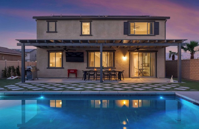 Desert Eden by Avantstay 6BR w/Ensuite Backyard Oasis w/Pool & Hot Tub!