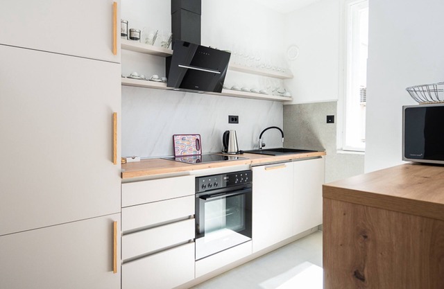 Design 150m2 Three-Bedroom Apartment - Main Street