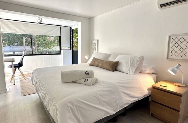 Design & Comfort- Few steps from Costanera Center