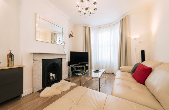 Designer 3 bedroom 3 bathroom home in Royal Greenwich, close to The O2