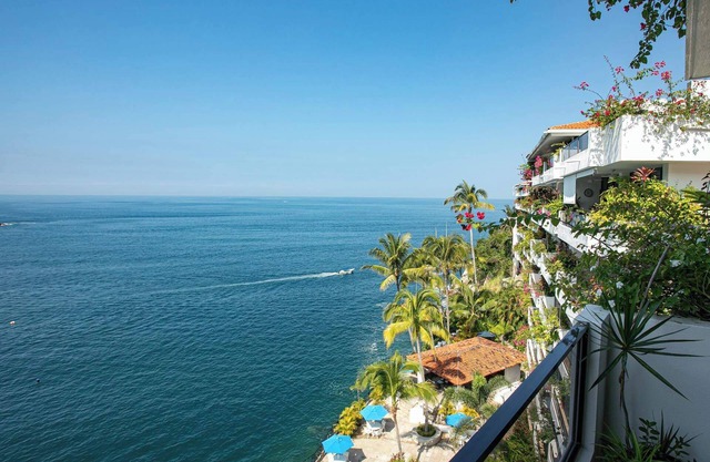 Designer Remodeled Beachfront Retreat, Ocean Views