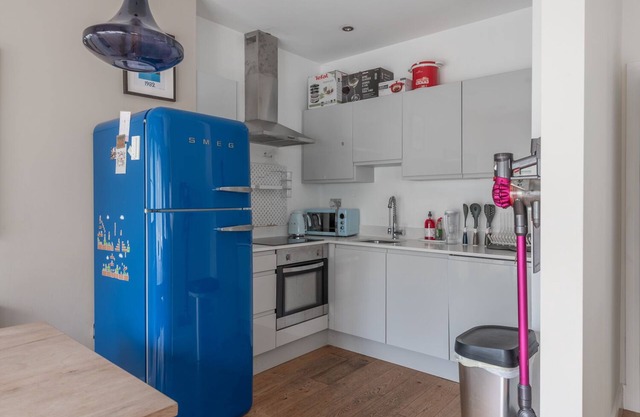 Designer Two Bedroom Apartment with Large Garden