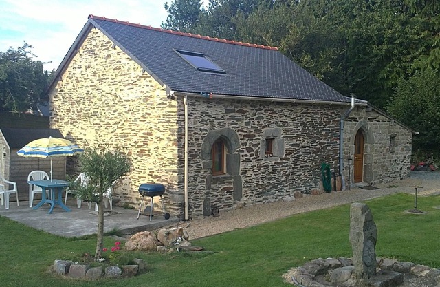 Detached Cottage With Heated Pool