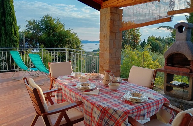 Detached Villa with wonderful gulf view. Single villa surrounded by greenery.