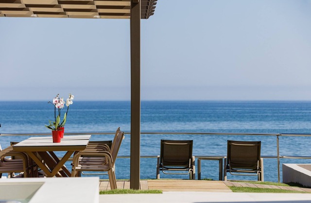 Deux Paradis, a BeachFront Retreat with Private Pool & walking distance to all