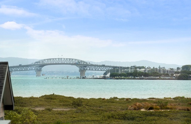 Devonport Beach Front Home w/Netflix & Nespresso