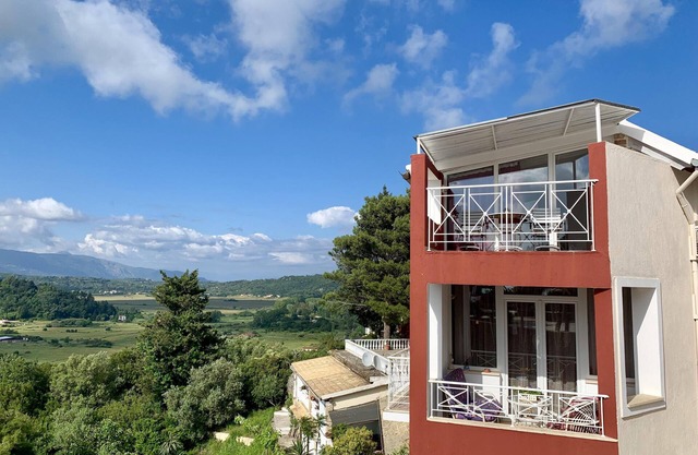 Diamond Villa - The perfect choice for a big family. Close to the beach & golf
