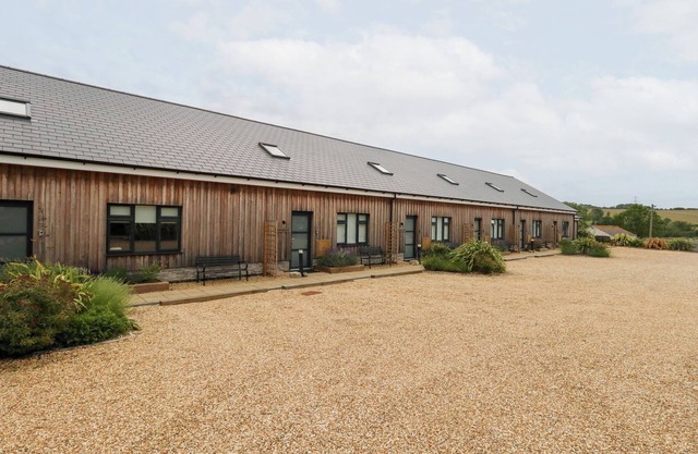 DIRDALE, pet friendly, with a garden in Weymouth