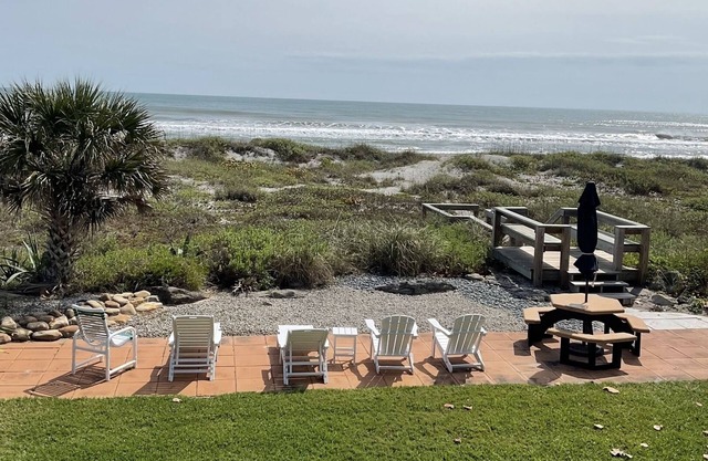 Direct Oceanfront South Cocoa Beach. Watch launches from Balcony.
