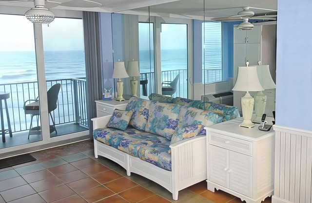 DIRECT OCEANFRONT CORNER UNIT - OCEAN VIEWS FROM LIVING ROOM AND BEDROOM