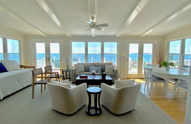 Direct Waterfront 4 BR 2.5 BTH Cent Air, Big Deck, Swim Beach, Sunsets, 5 Star